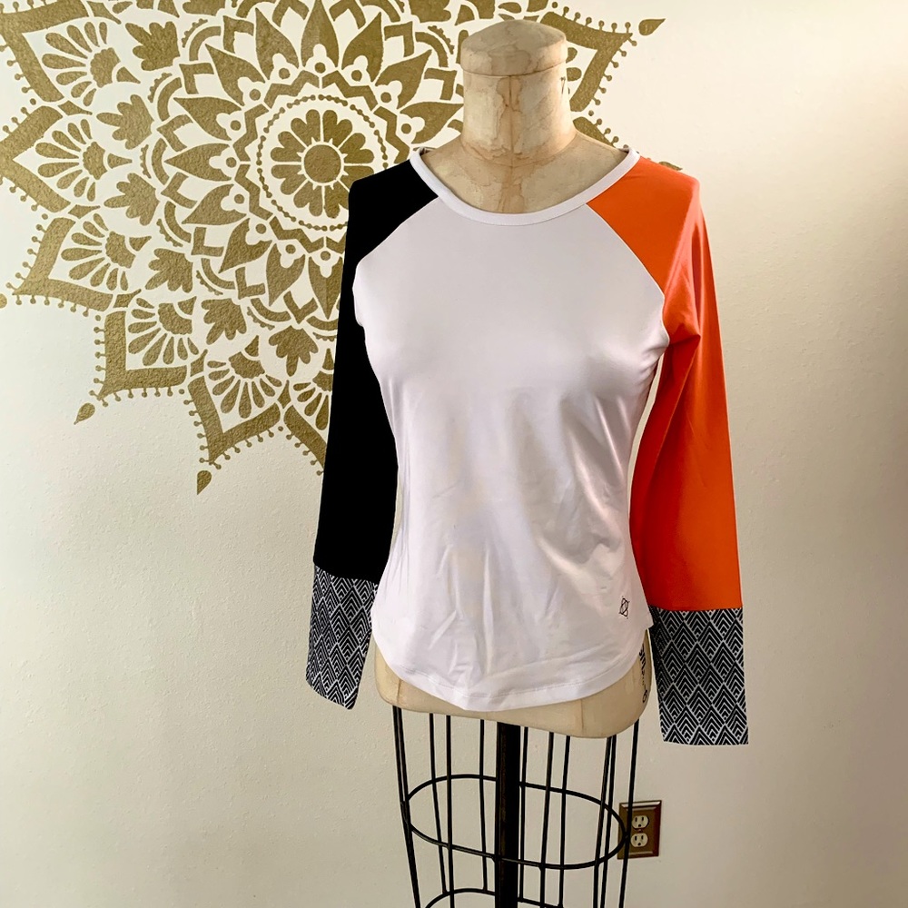 Satva long sleeve yoga/fitness top.